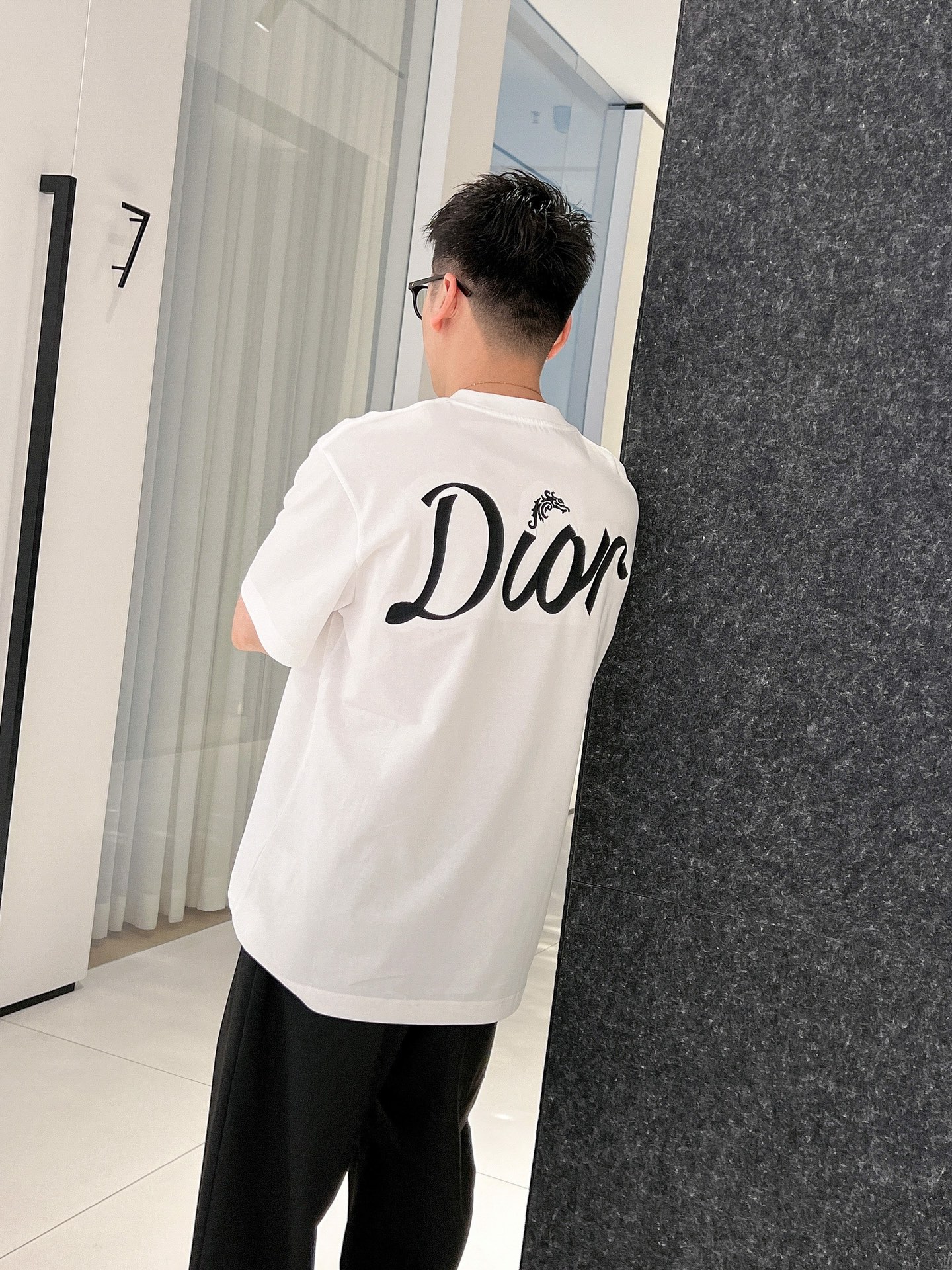 高仿男裝DIOR圓領短袖T恤專櫃同步
