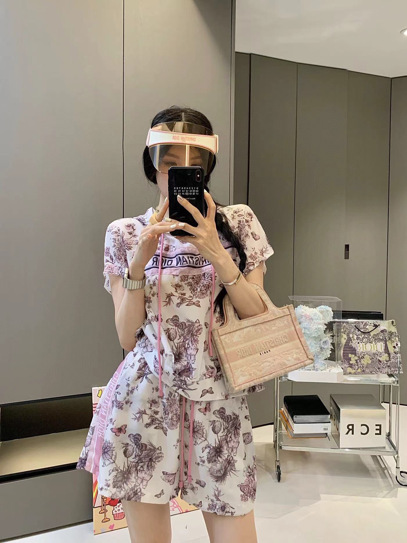 獨家爆款DIOR高仿女裝精品 超薄材質 女士休閒套裝