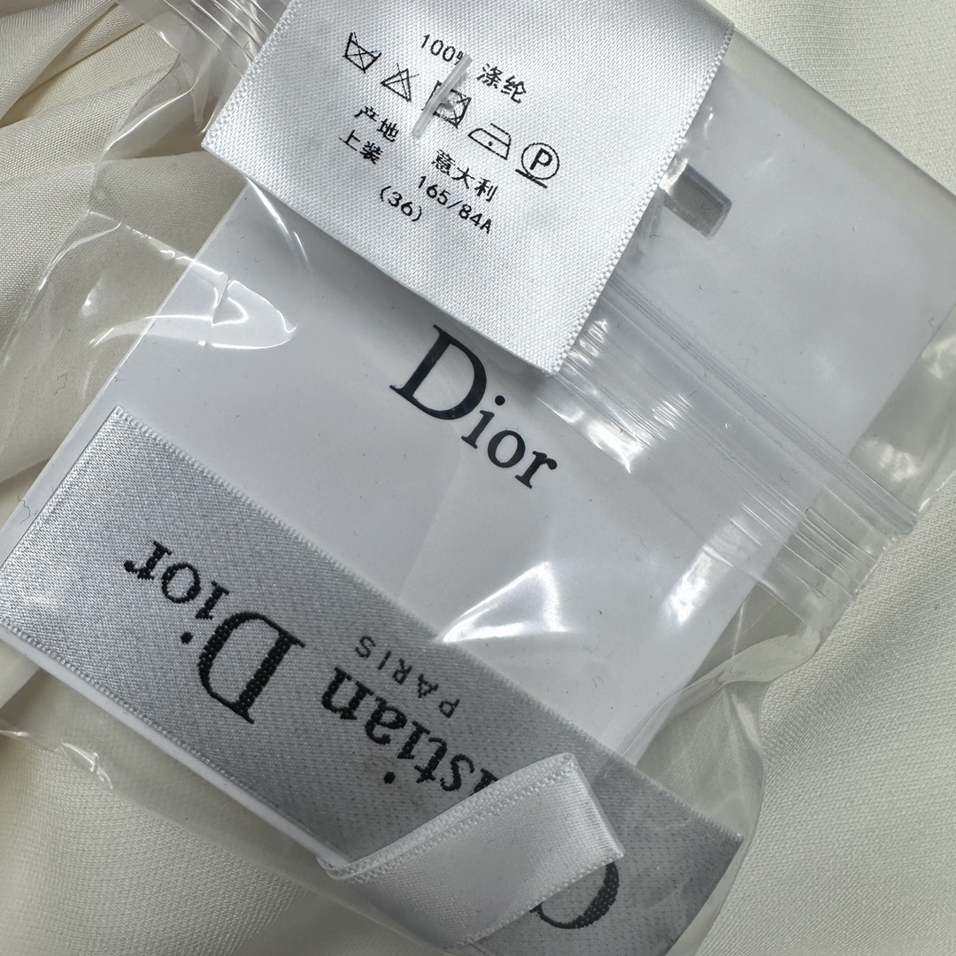 早秋新款 DIOR 高仿衣服女款連衣裙 經典顯瘦氣質