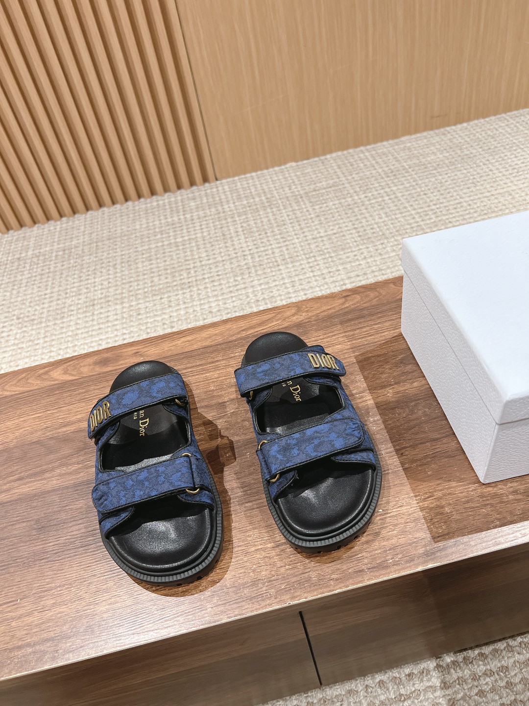 𝐂𝐇𝐑𝐈𝐒𝐓𝐈𝐀𝐍 𝐃𝐈𝐎𝐑 迪奧一比一高仿運動休閒鞋男女同款