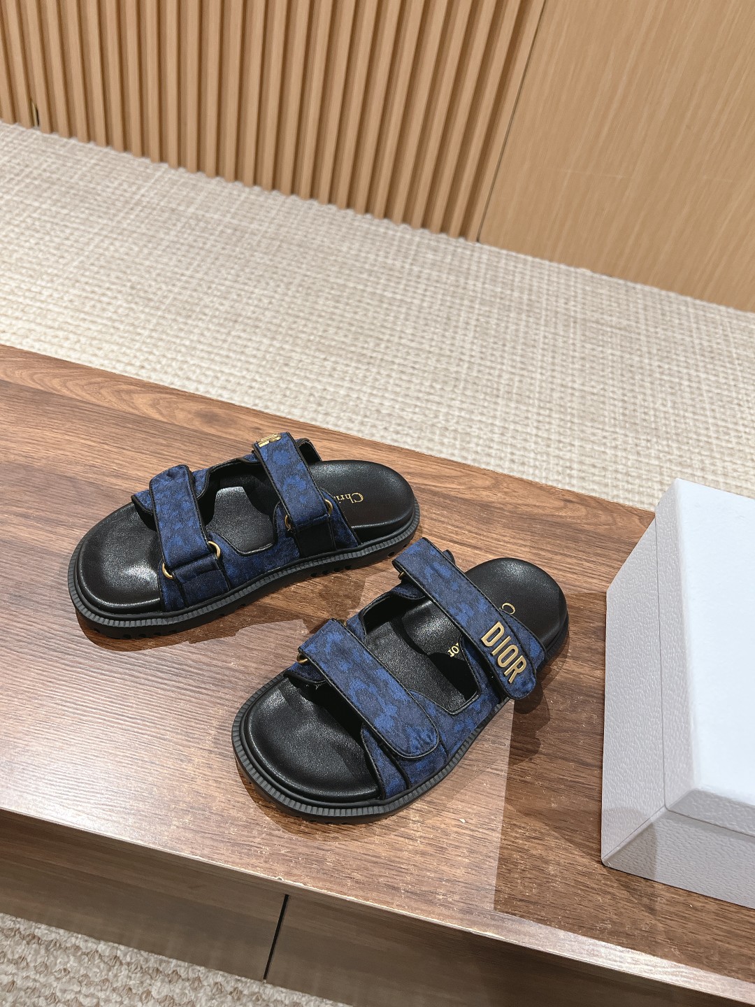 𝐂𝐇𝐑𝐈𝐒𝐓𝐈𝐀𝐍 𝐃𝐈𝐎𝐑 迪奧一比一高仿運動休閒鞋男女同款
