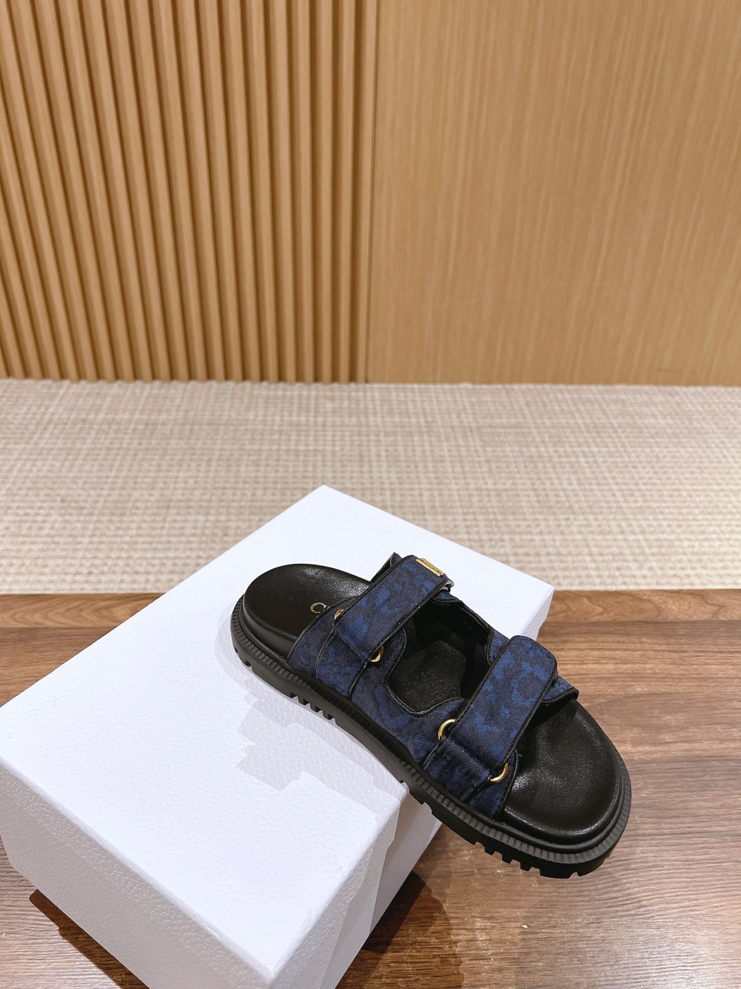 𝐂𝐇𝐑𝐈𝐒𝐓𝐈𝐀𝐍 𝐃𝐈𝐎𝐑 迪奧一比一高仿運動休閒鞋男女同款