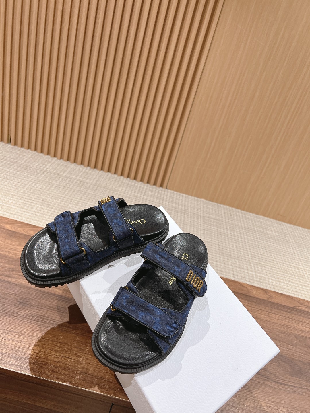 𝐂𝐇𝐑𝐈𝐒𝐓𝐈𝐀𝐍 𝐃𝐈𝐎𝐑 迪奧一比一高仿運動休閒鞋男女同款
