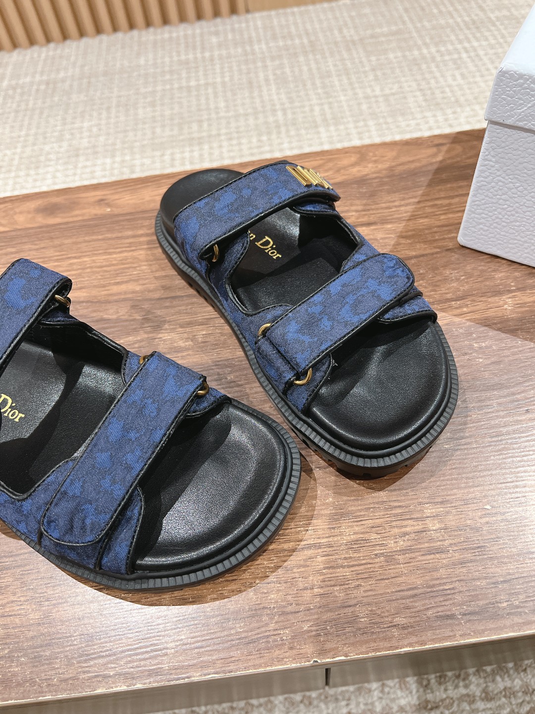𝐂𝐇𝐑𝐈𝐒𝐓𝐈𝐀𝐍 𝐃𝐈𝐎𝐑 迪奧一比一高仿運動休閒鞋男女同款