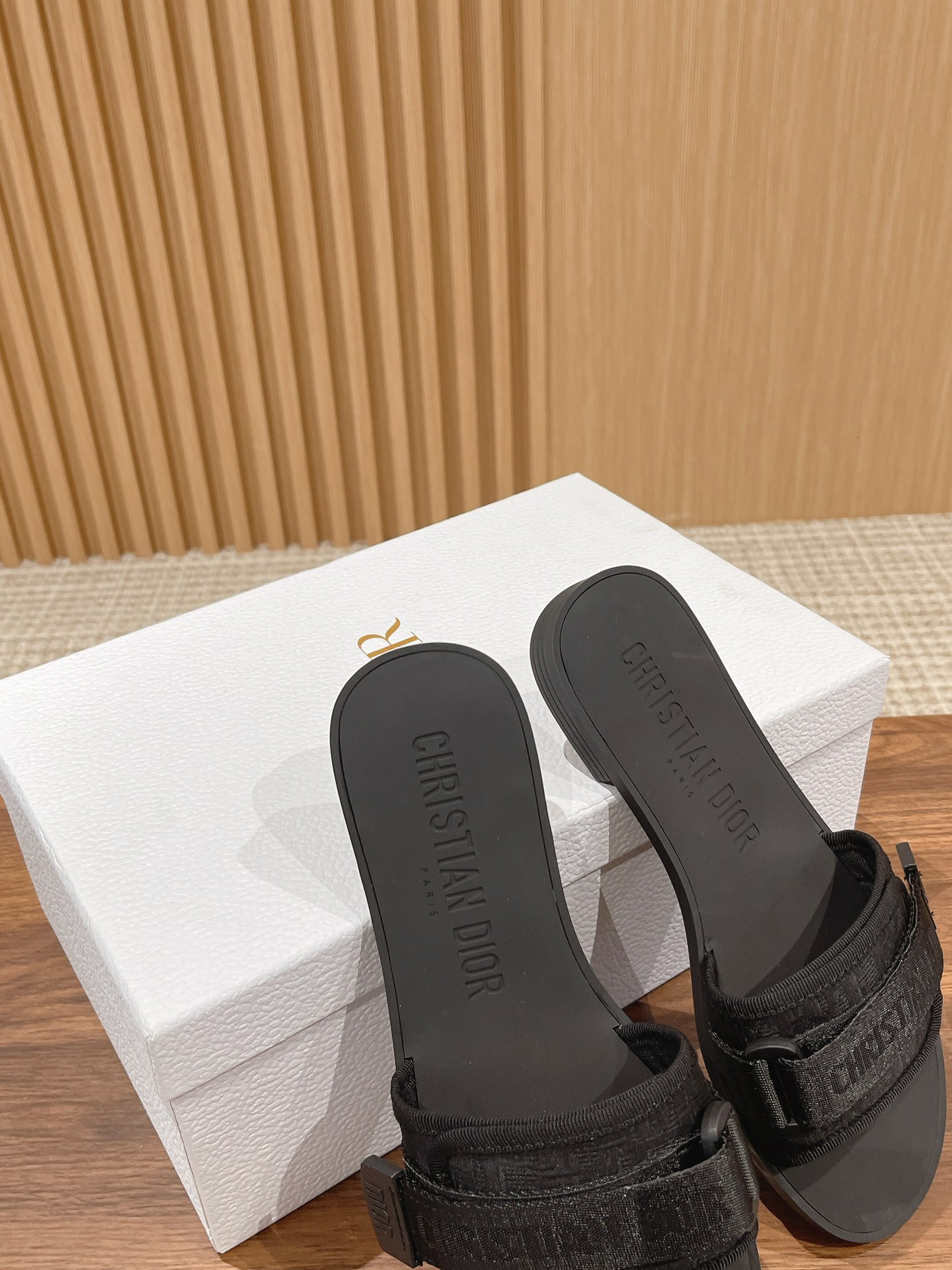 高仿女裝魔術貼涼鞋拖鞋 頂級復刻