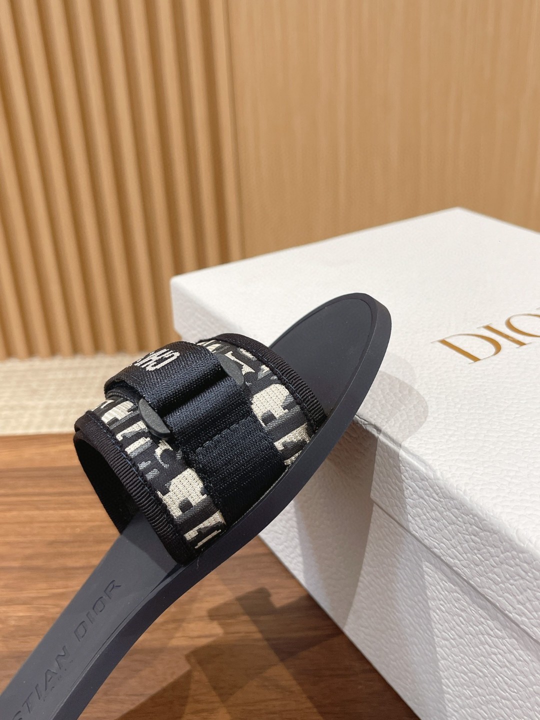 DIOR原單高仿魔術貼涼鞋 原版購入