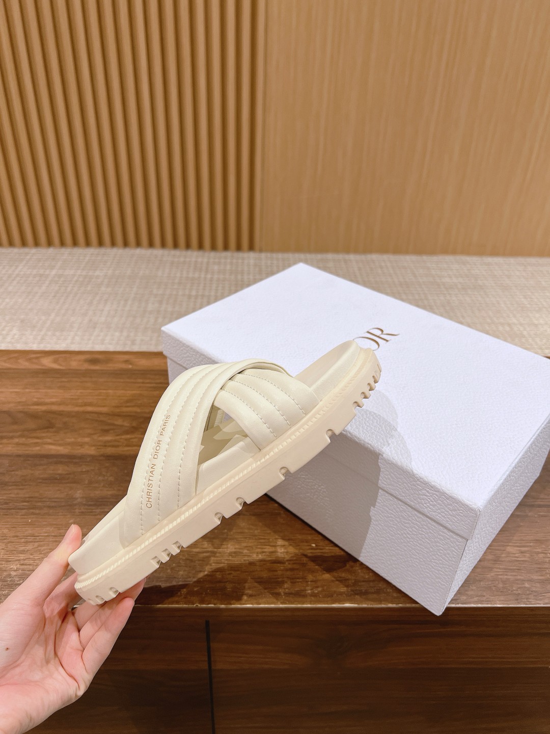 DIOR迪奧超級復刻高仿女款涼鞋拖鞋