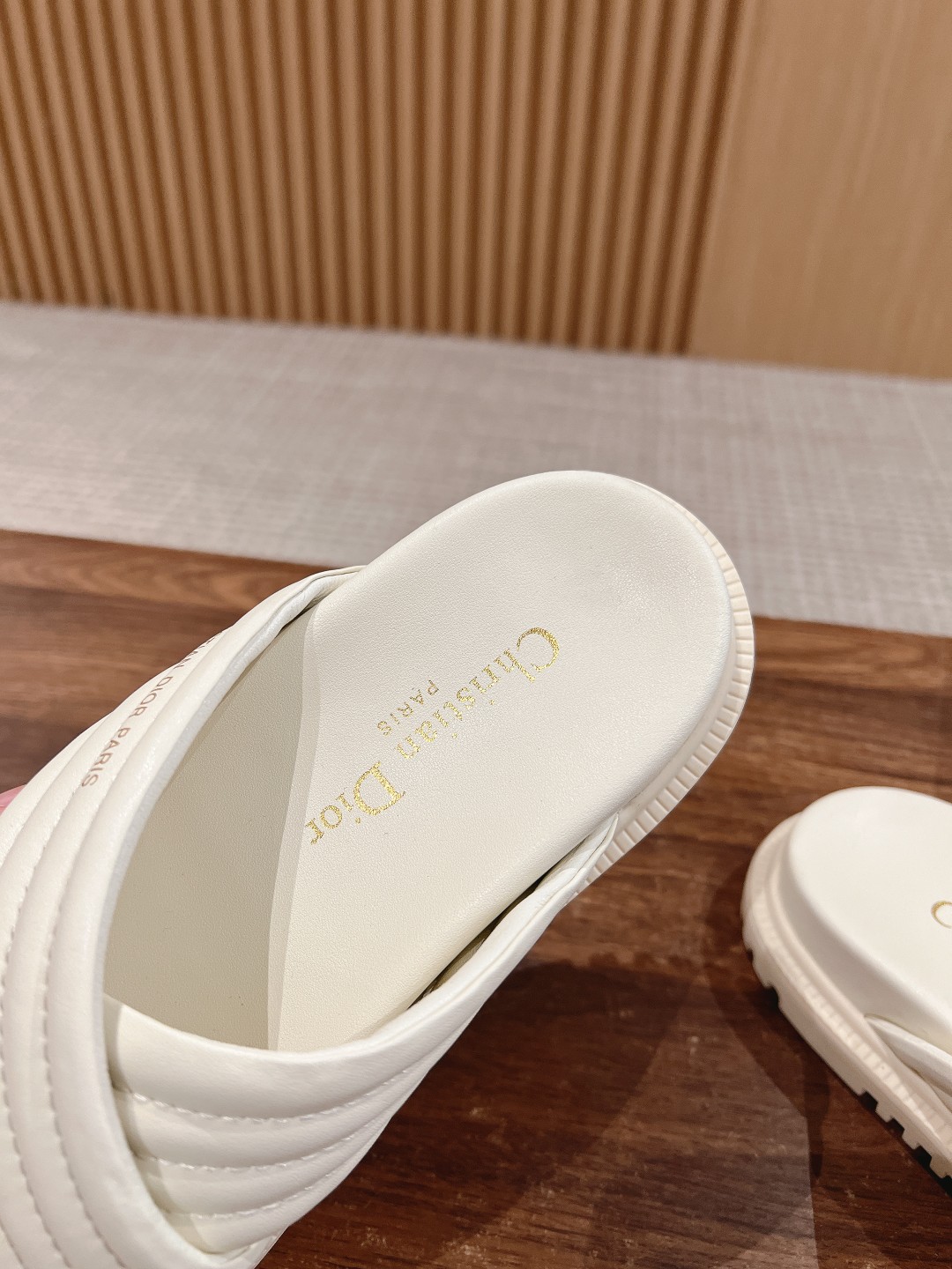 DIOR迪奧超級復刻高仿女款涼鞋拖鞋