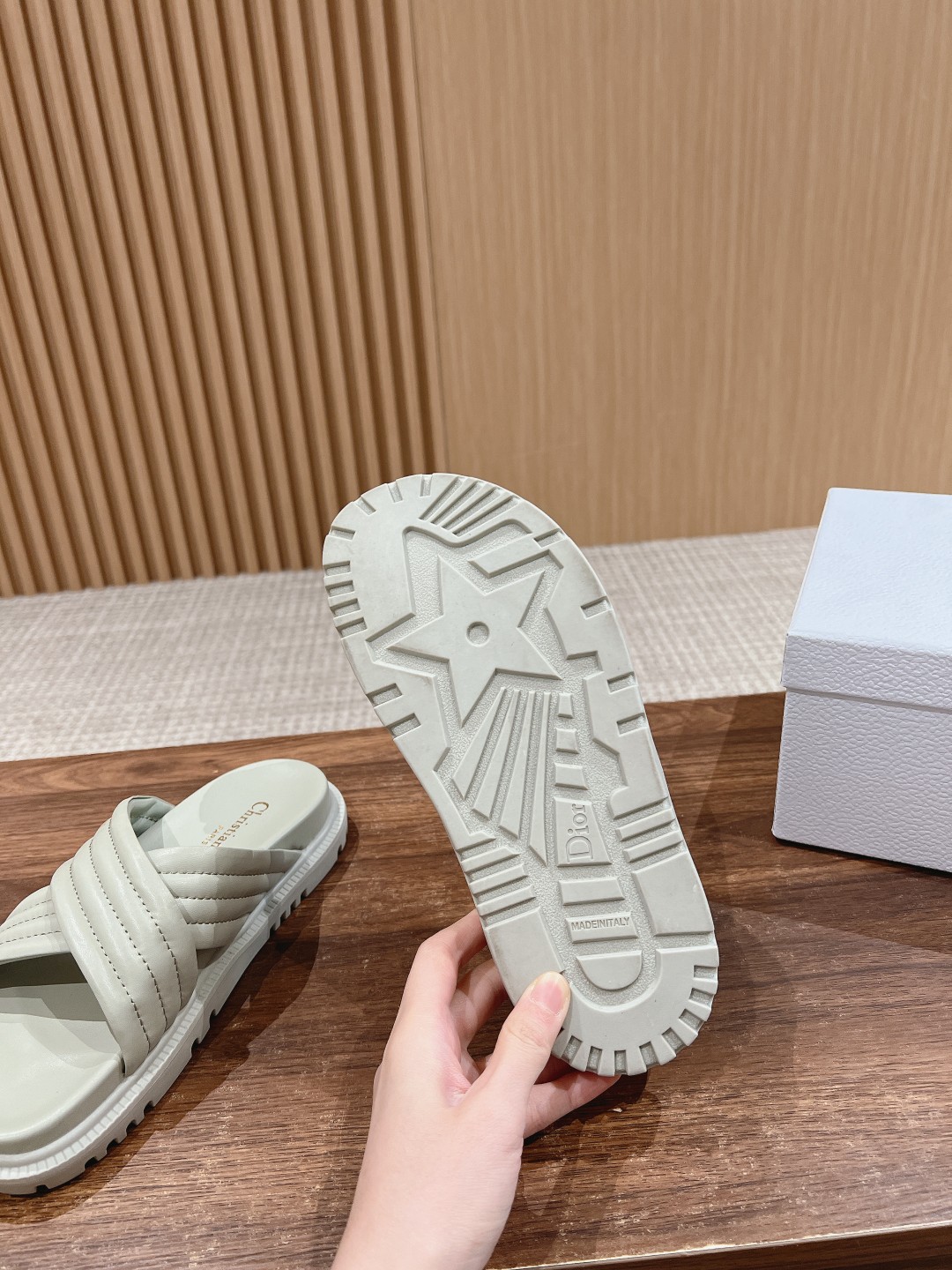 DIOR迪奧頂級復刻最新款懶人拖鞋超級精美好看