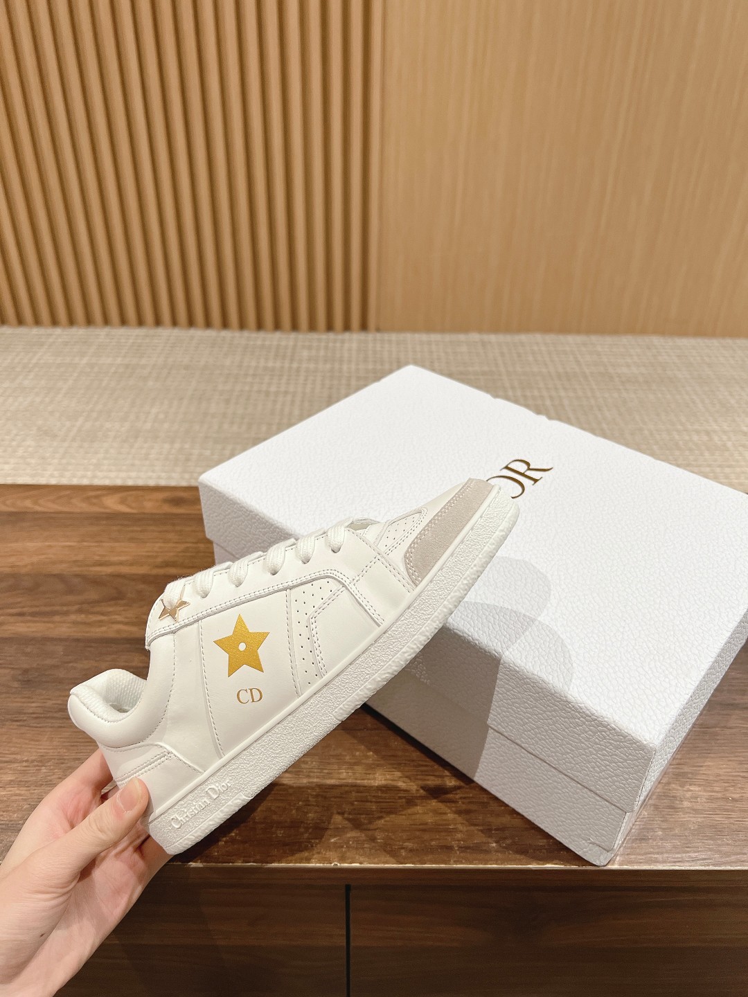 DIOR迪奧原單高仿鞋子一比一復刻女款運動鞋 真皮材質