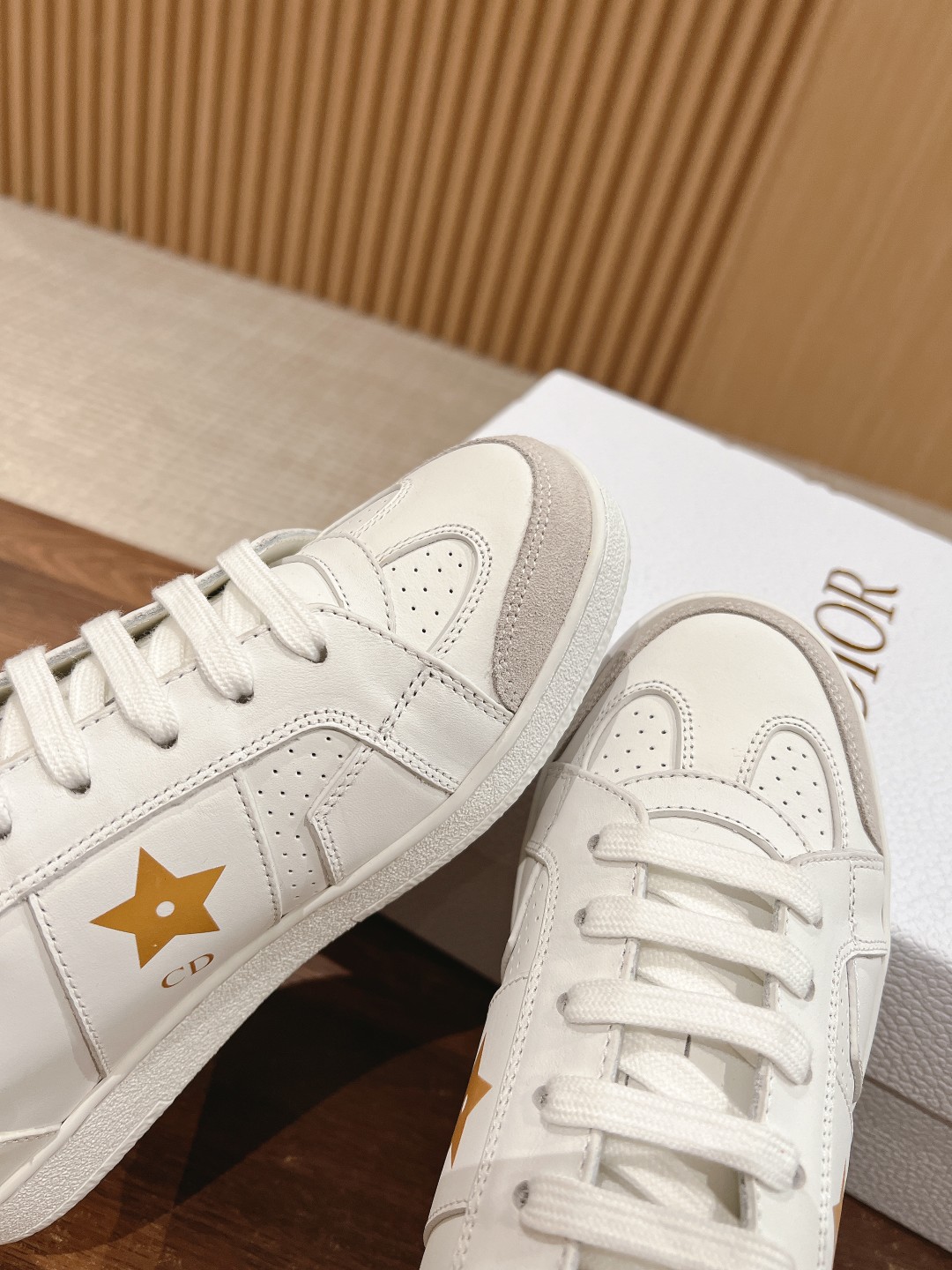 DIOR迪奧原單高仿鞋子一比一復刻女款運動鞋 真皮材質