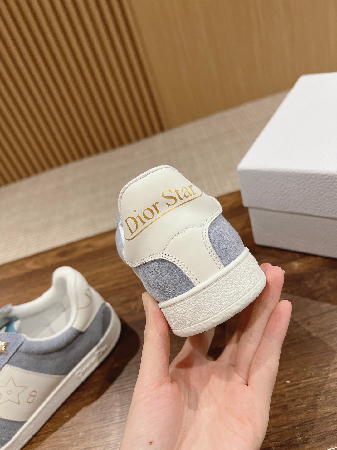 DIOR一比一復刻真皮女款運動休閒鞋 四級可穿