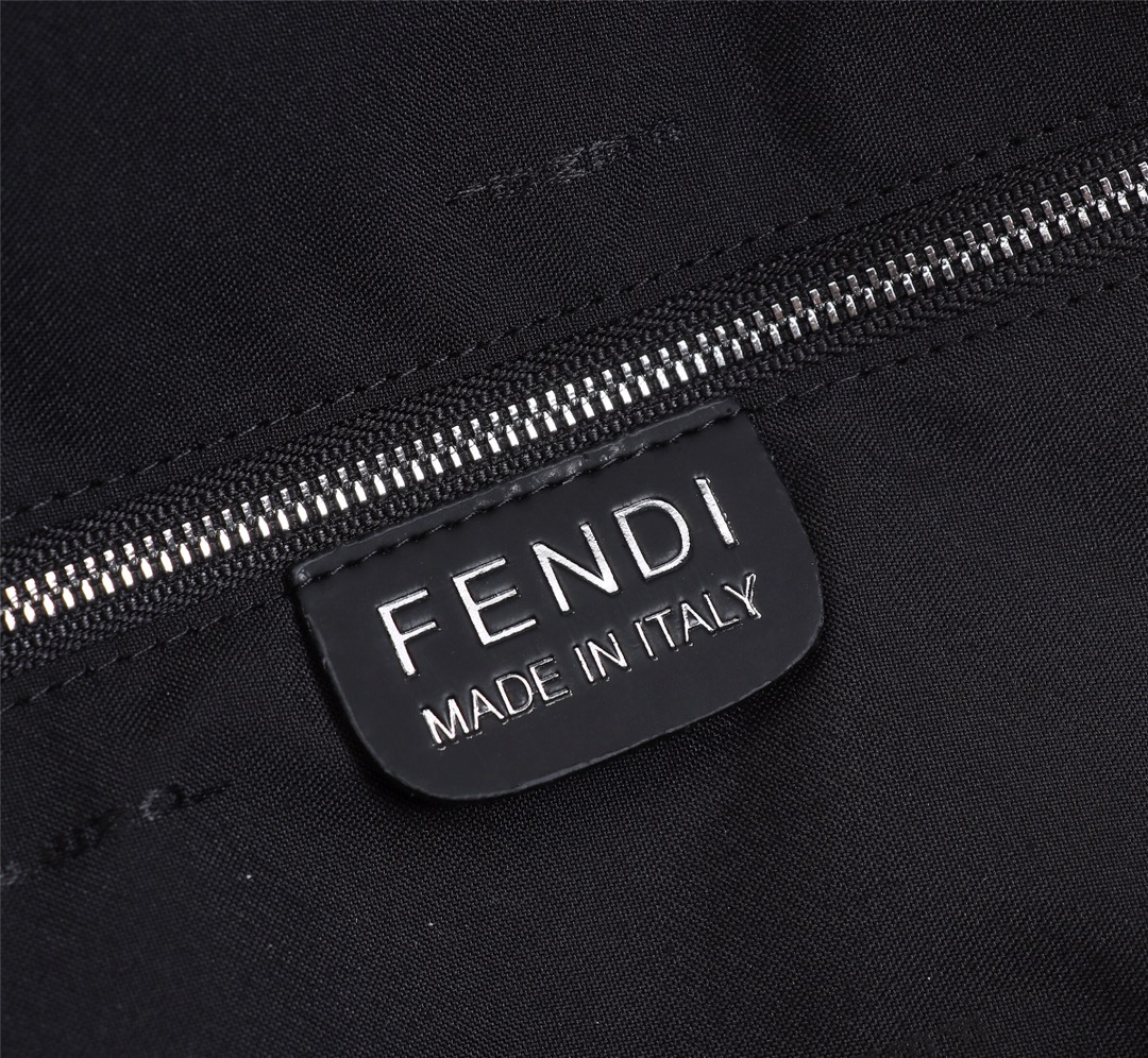 原單精品包包芬迪7vz042A2FTFOKUR背包專櫃同步