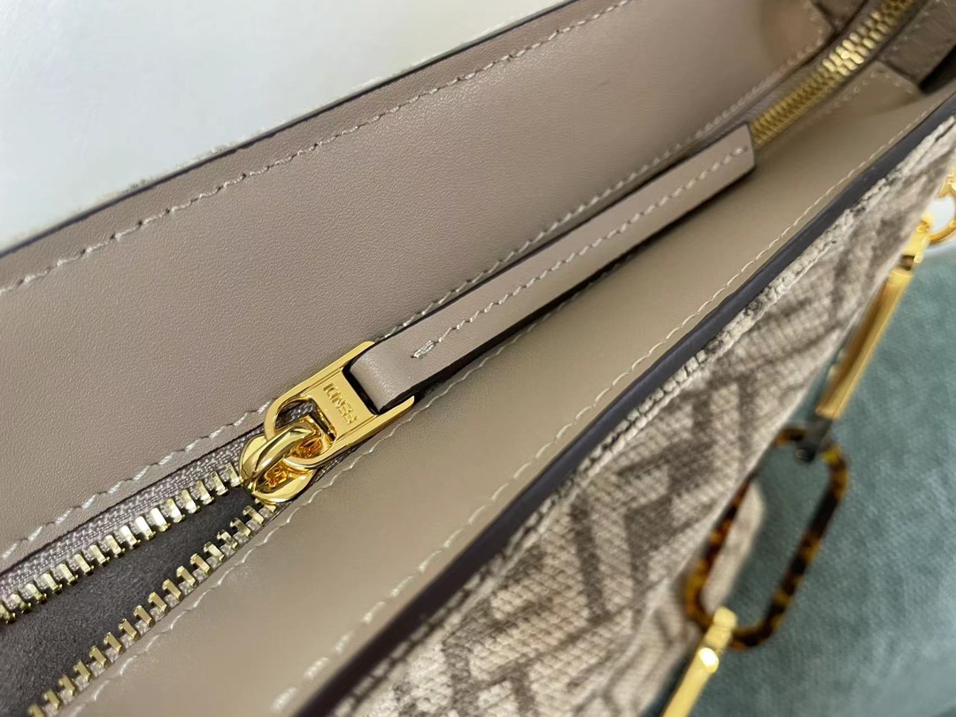 Fendi o’lock swing頂級高仿精品包包腋下包