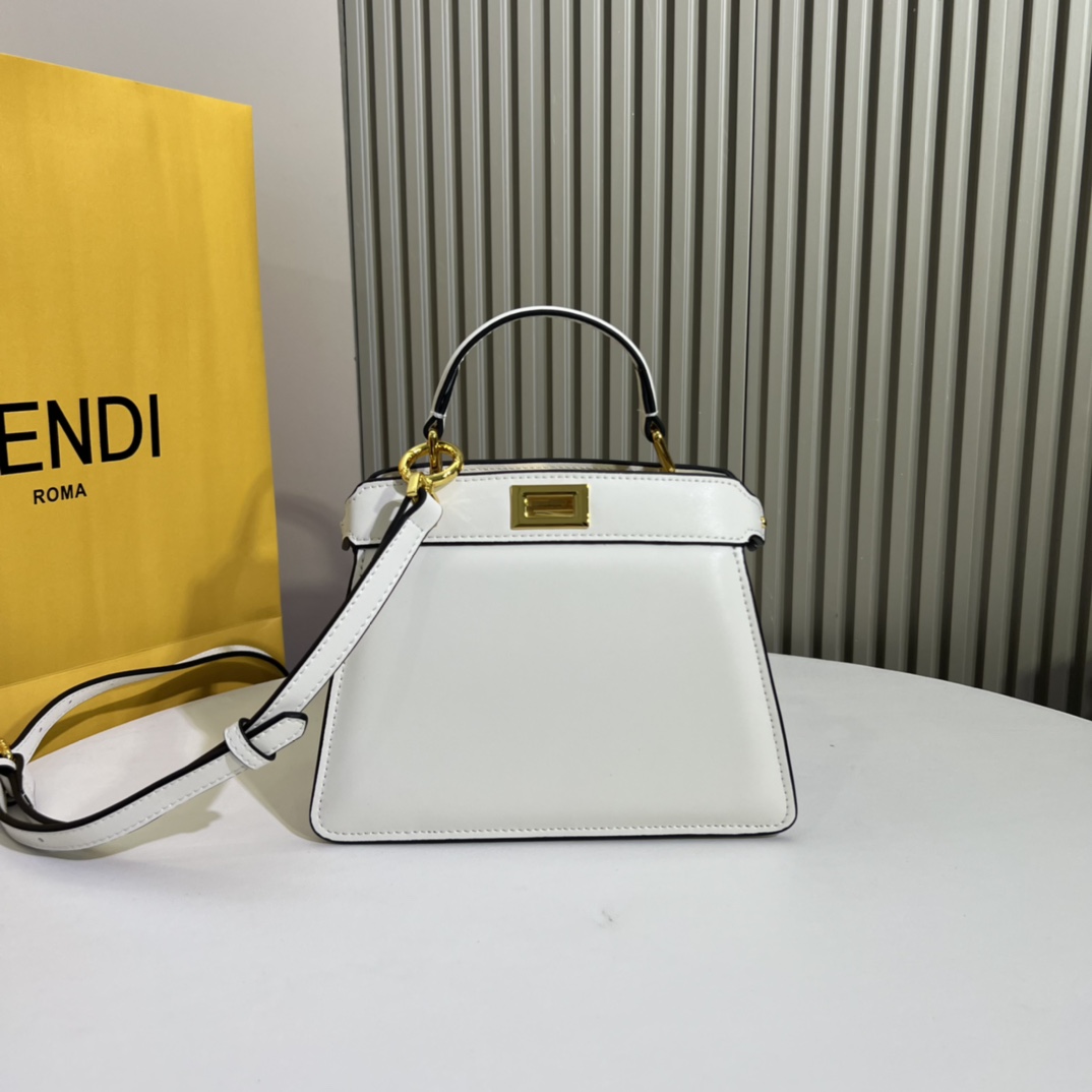 PeekaboolseeuPetite頂級高仿Fendi小貓包 白色