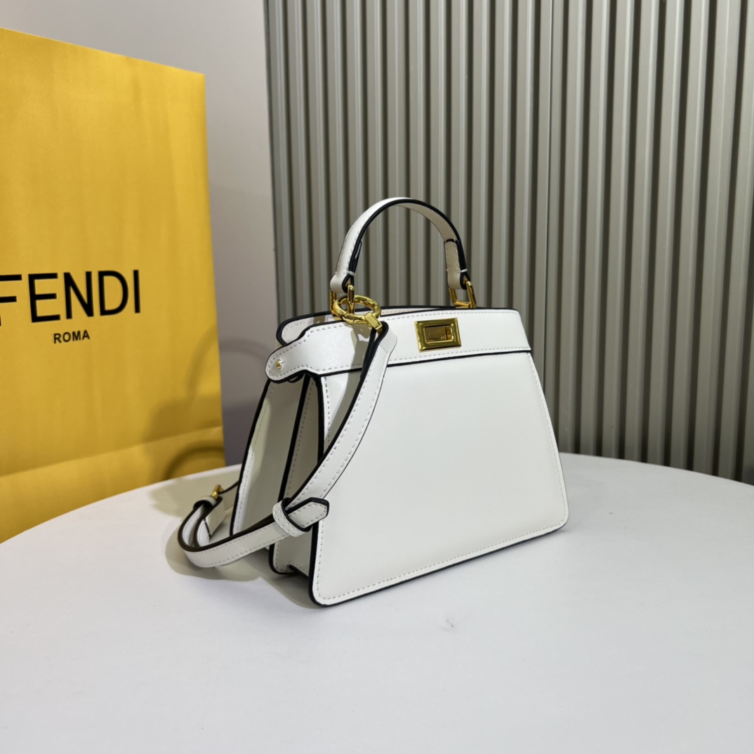 PeekaboolseeuPetite頂級高仿Fendi小貓包 白色