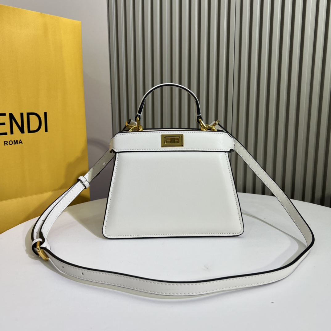 PeekaboolseeuPetite頂級高仿Fendi小貓包 白色