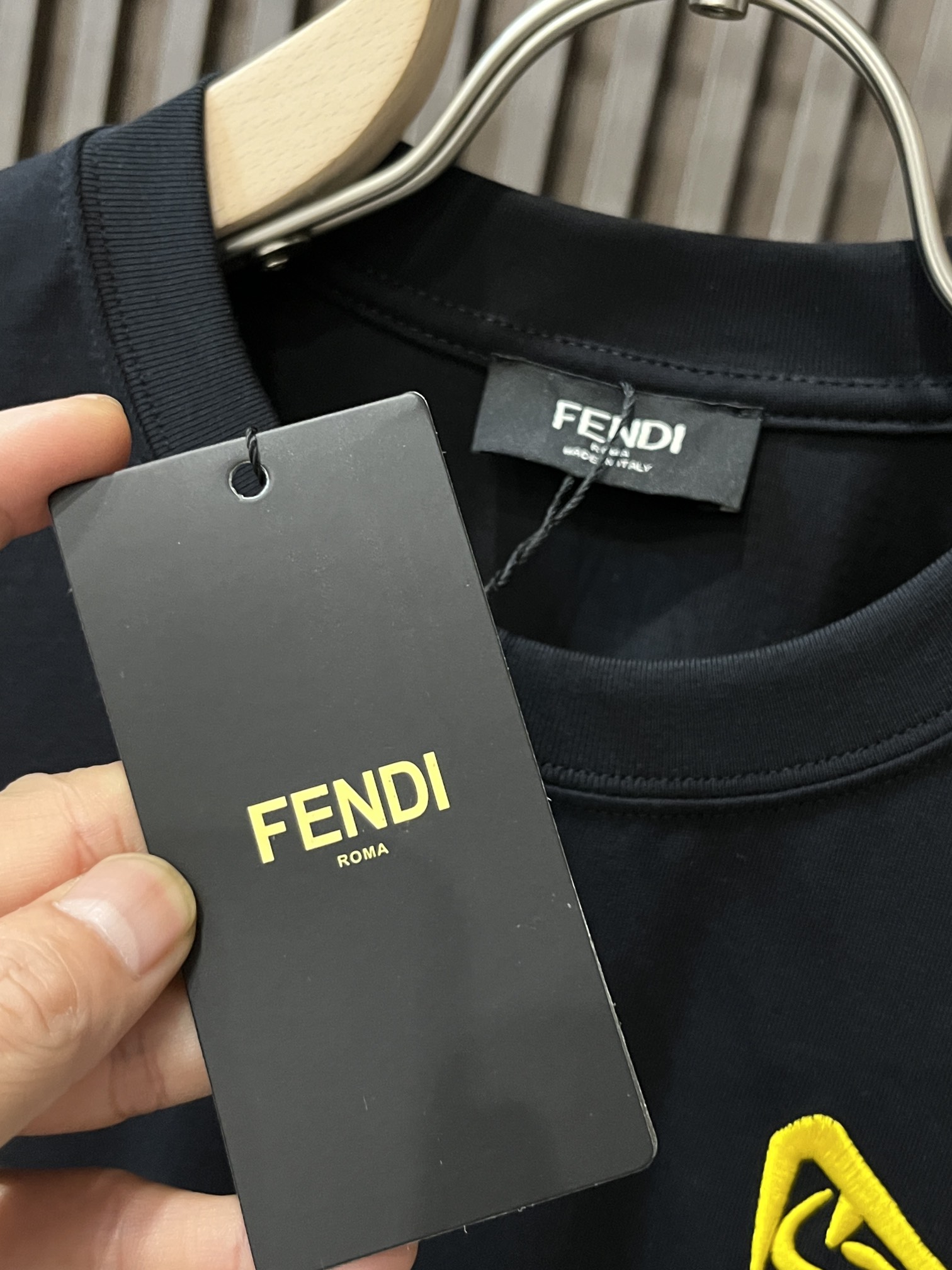 芬迪高仿頂級面料胸前Fendi字母logo短袖圓領T恤純棉
