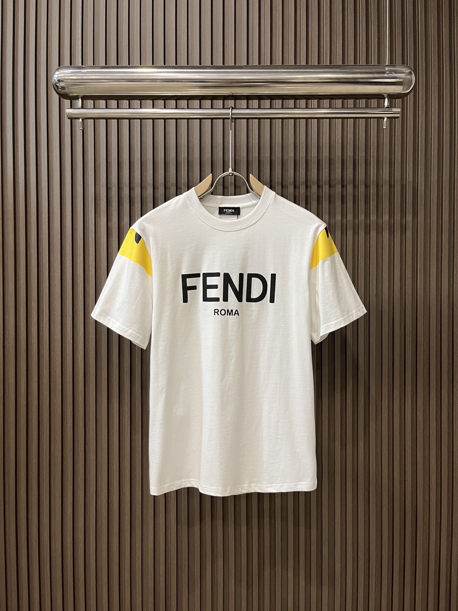 頂級A貨專櫃同步芬迪Fendi胸前logo圖案時尚潮流短袖T恤