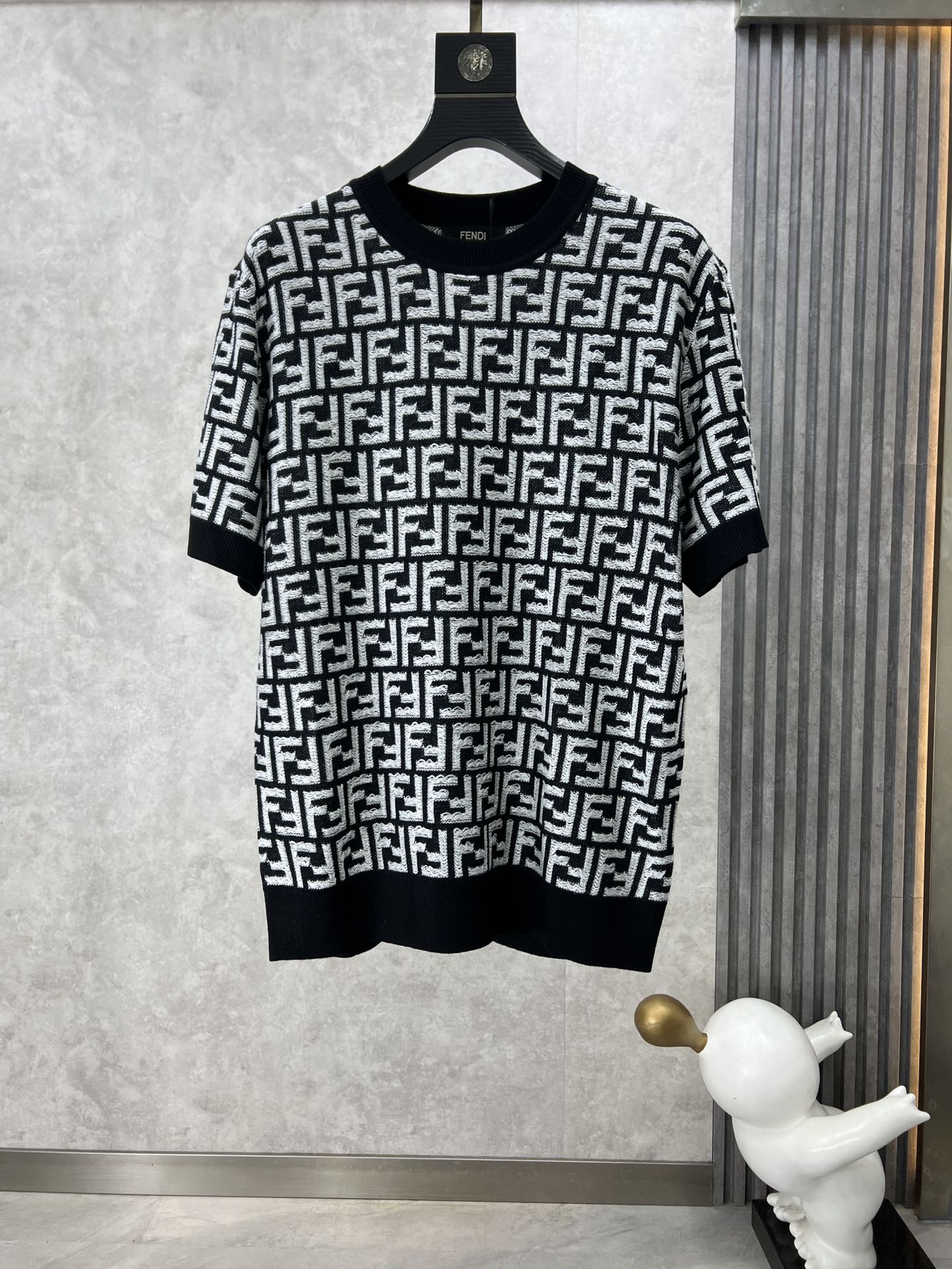 Fendi高仿衣服羊毛針織短袖T恤 非常牛的lFFlogo刺繡