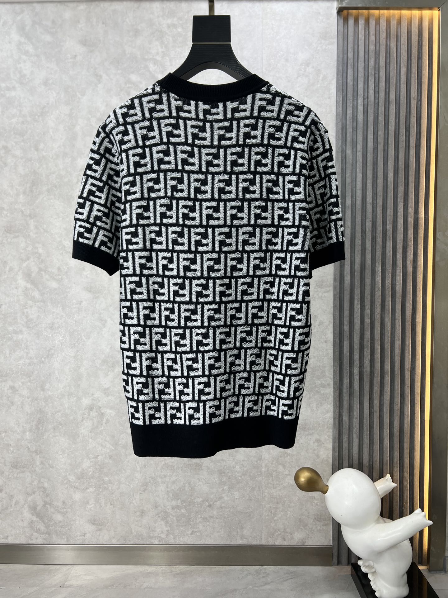 Fendi高仿衣服羊毛針織短袖T恤 非常牛的lFFlogo刺繡