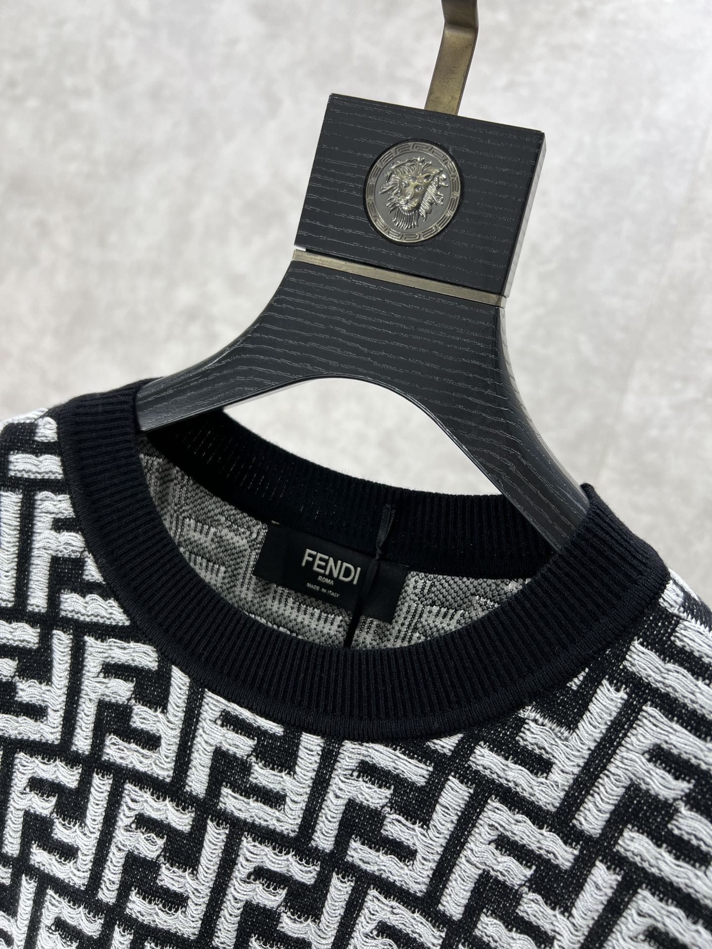 Fendi高仿衣服羊毛針織短袖T恤 非常牛的lFFlogo刺繡