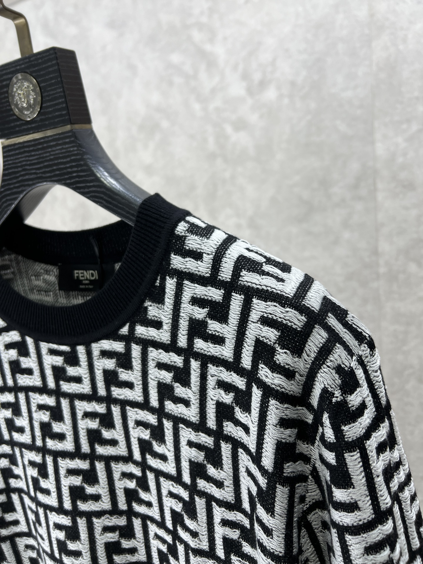 Fendi高仿衣服羊毛針織短袖T恤 非常牛的lFFlogo刺繡