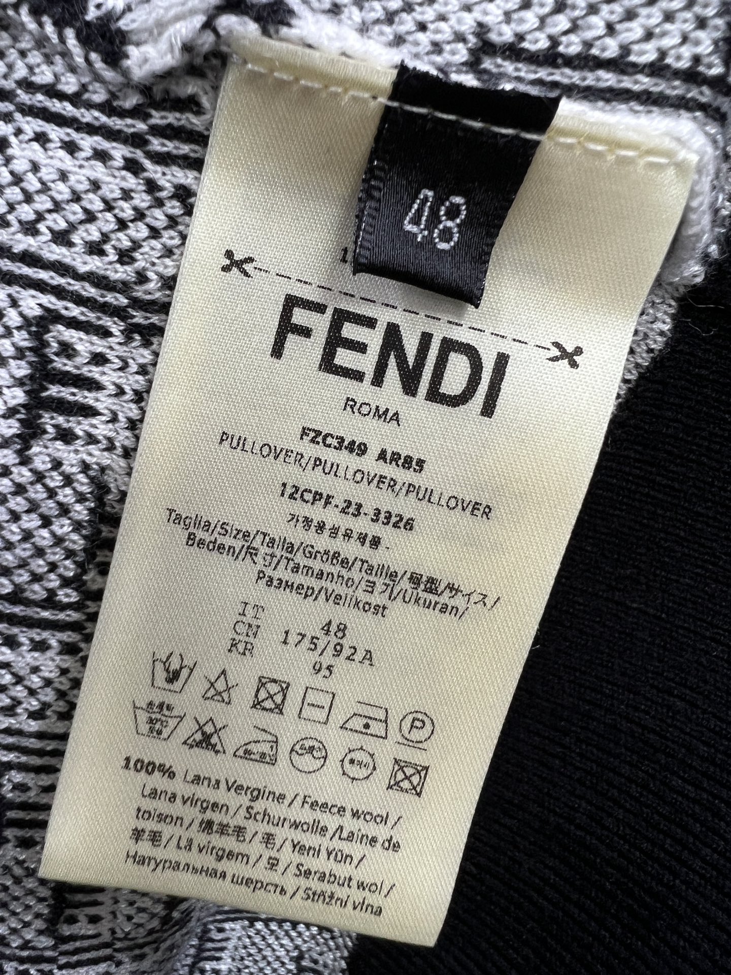 Fendi高仿衣服羊毛針織短袖T恤 非常牛的lFFlogo刺繡