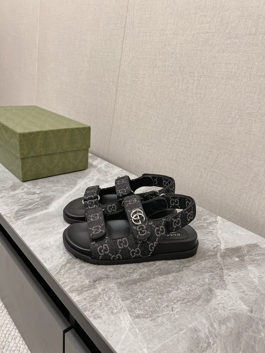 頂級原單Gucci情侶鞋沙灘涼鞋 經典老布鞋 黑色