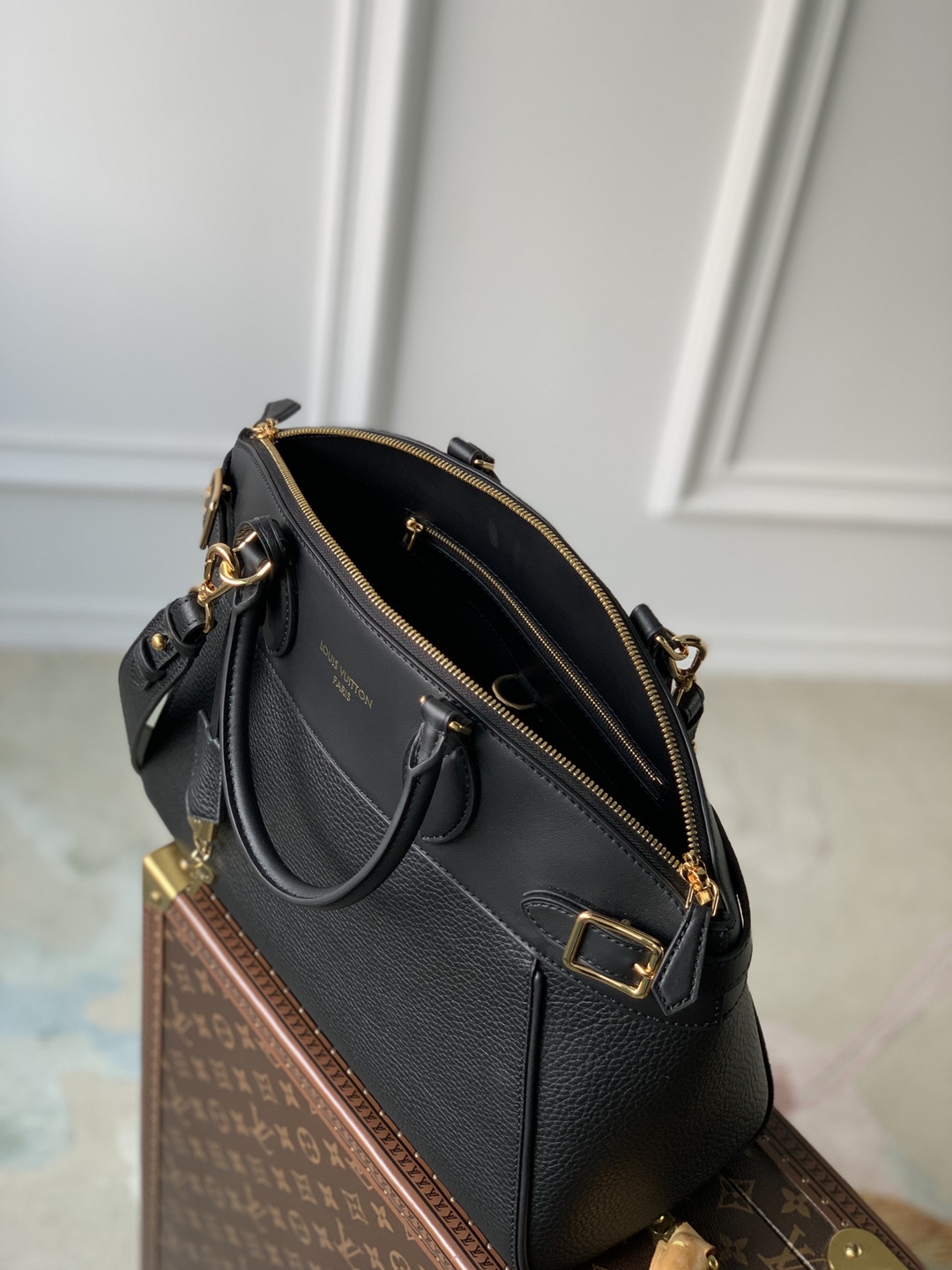 M22914 黑色 Louis Vuitton真皮手提袋 高仿精品包包