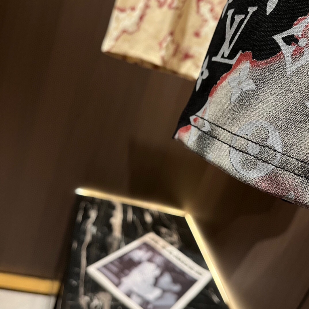 頂級設計高仿LV精品衣服 純棉面料男裝短袖印花T恤