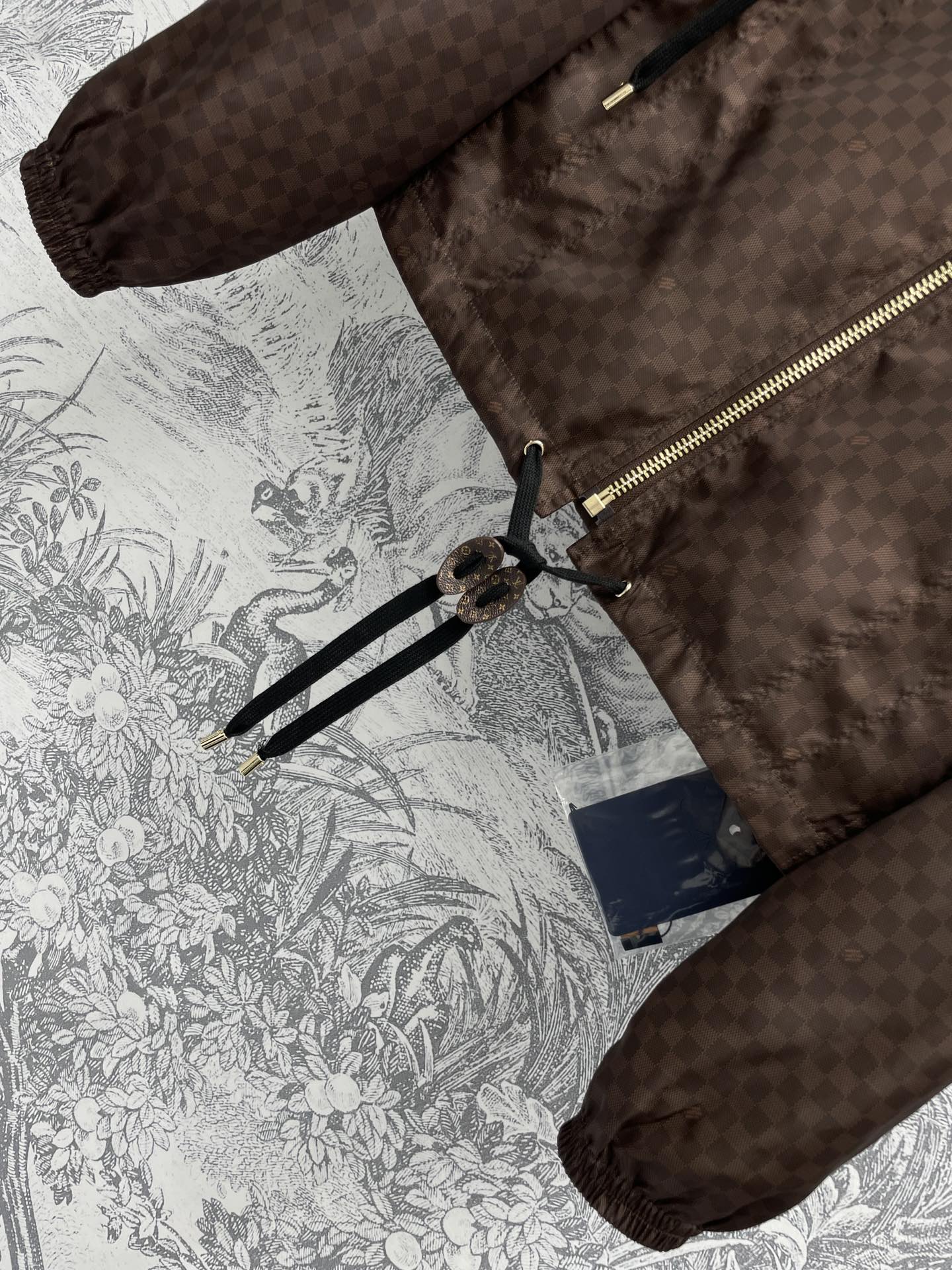 路易威登高仿LV盤棋格連帽薄款外套防曬服男女同款