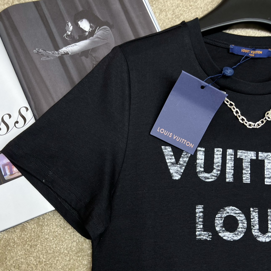 Louis Vuitton高仿LV字母印花男女同款短袖T恤