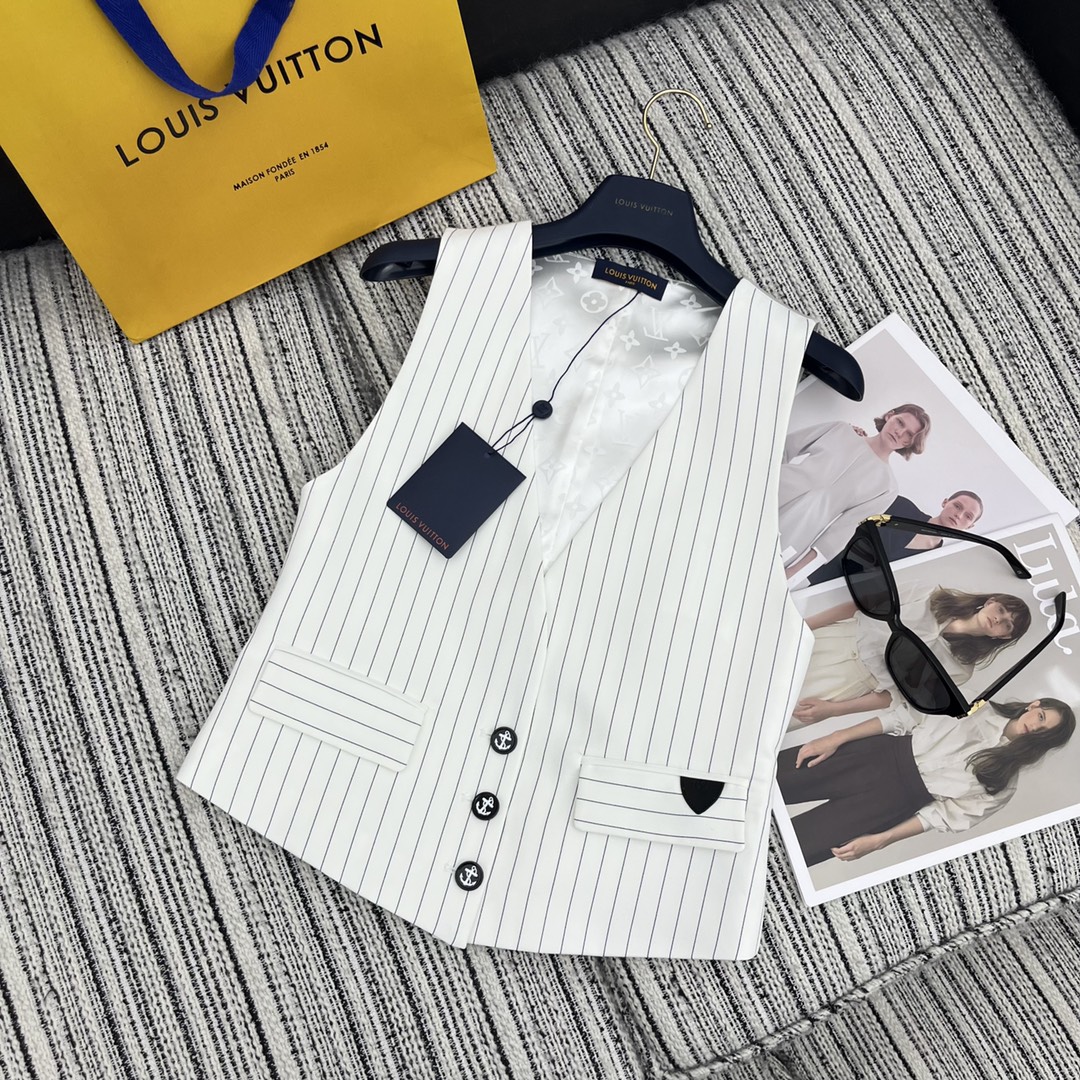 高仿路易威登衣服春夏系列女款無袖馬甲時尚背心