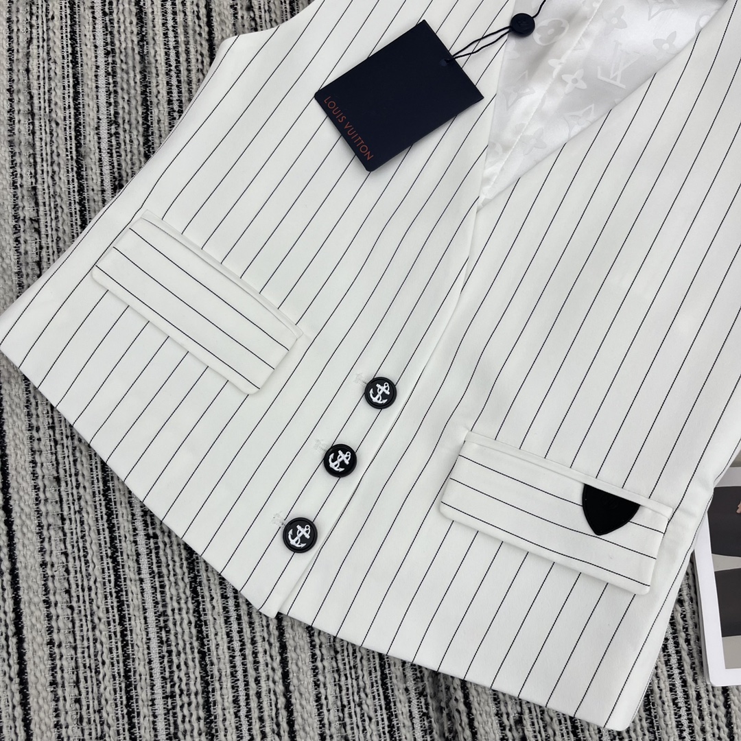 高仿路易威登衣服春夏系列女款無袖馬甲時尚背心
