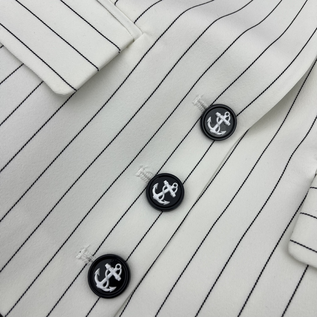 高仿路易威登衣服春夏系列女款無袖馬甲時尚背心