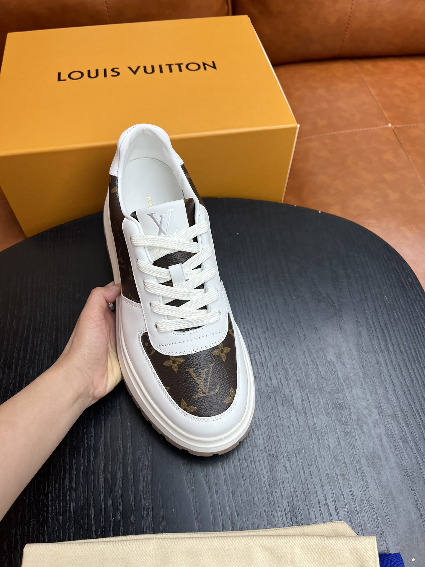Louis Vuitton 專櫃同步高仿莆田鞋運動休閒鞋