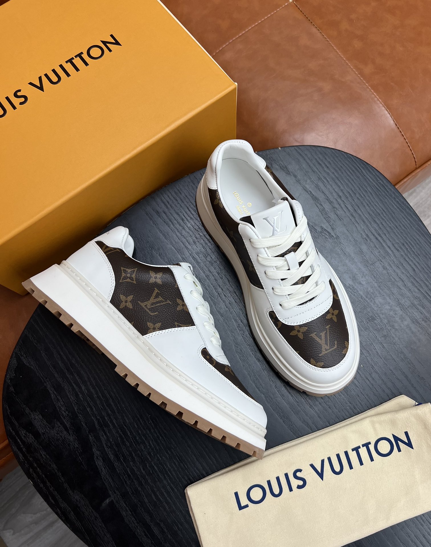 Louis Vuitton 專櫃同步高仿莆田鞋運動休閒鞋