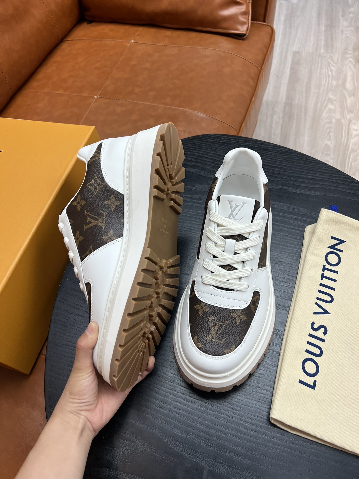 Louis Vuitton 專櫃同步高仿莆田鞋運動休閒鞋