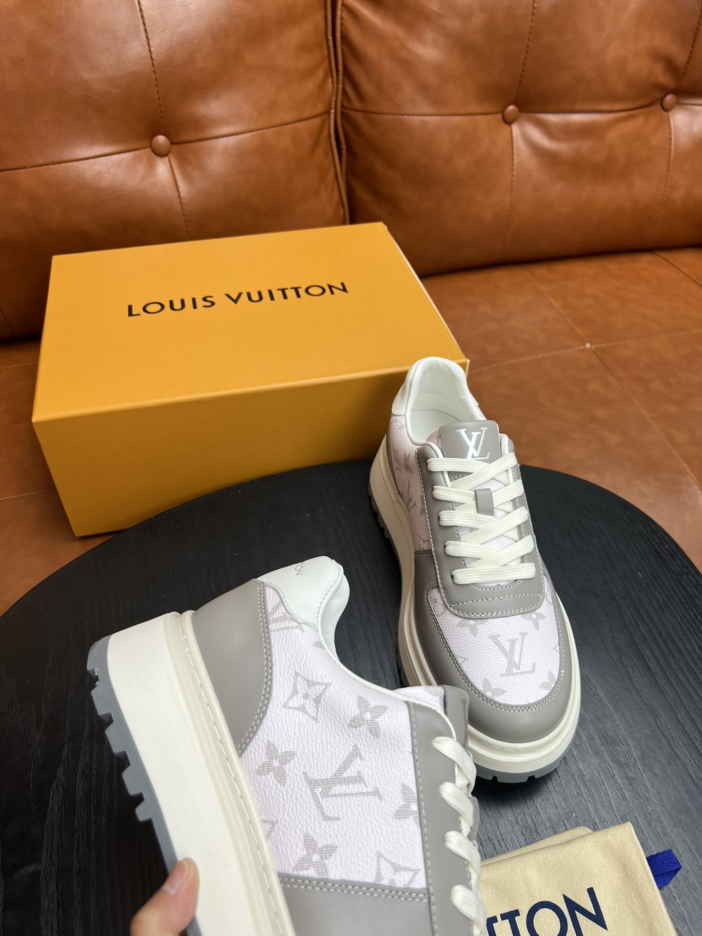 Louis Vuitton官網同步頂級復刻運動休閒鞋 米灰色