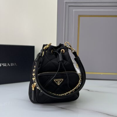 1比1複刻普拉達包包 Prada Re-Edition 1995 Chaîne Re-Nylon 肩背袋 黑色