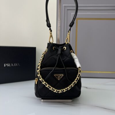 1比1複刻普拉達包包 Prada Re-Edition 1995 Chaîne Re-Nylon 肩背袋 黑色