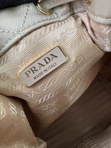 1比1複刻普拉達包包 Prada Re-Edition 1995 Chaîne Re-Nylon 肩背袋 棕色