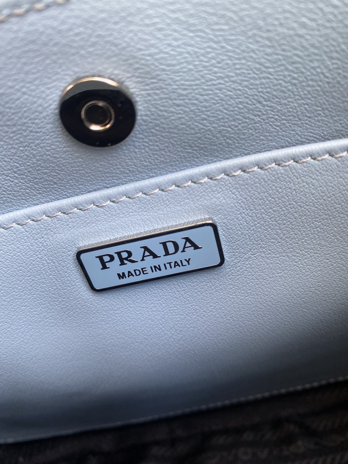 原單普拉達包包 Prada Cleo拋光皮革掛肩袋腋下包 淺藍
