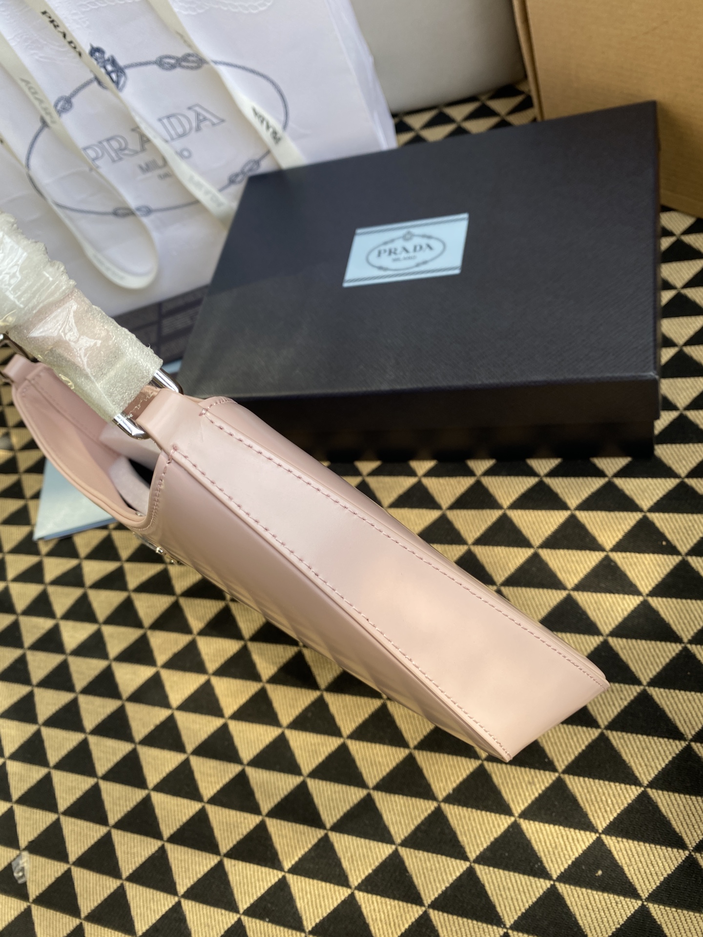 原單普拉達包包 Prada Cleo拋光皮革掛肩袋腋下包 粉紅