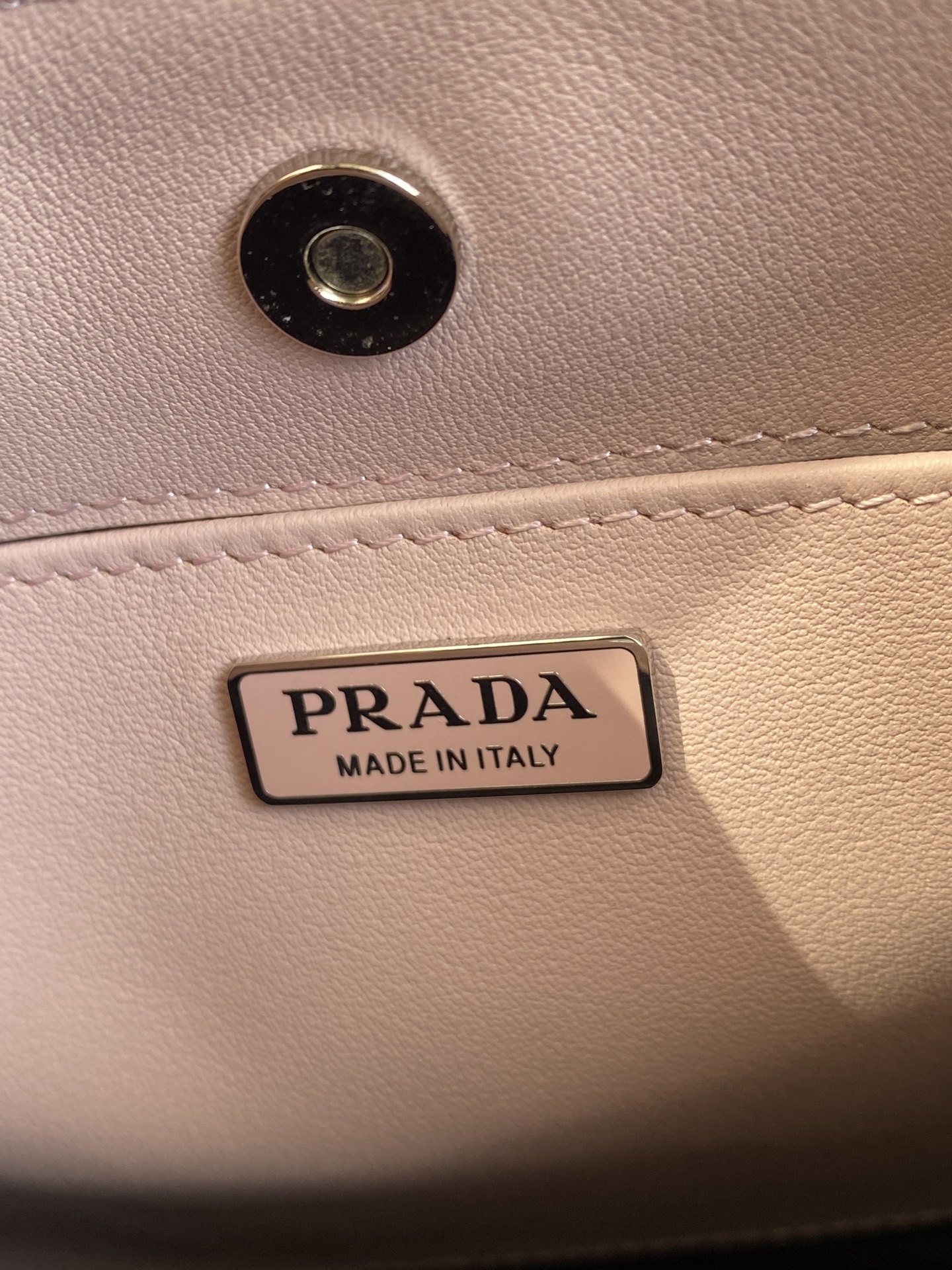 原單普拉達包包 Prada Cleo拋光皮革掛肩袋腋下包 粉紅