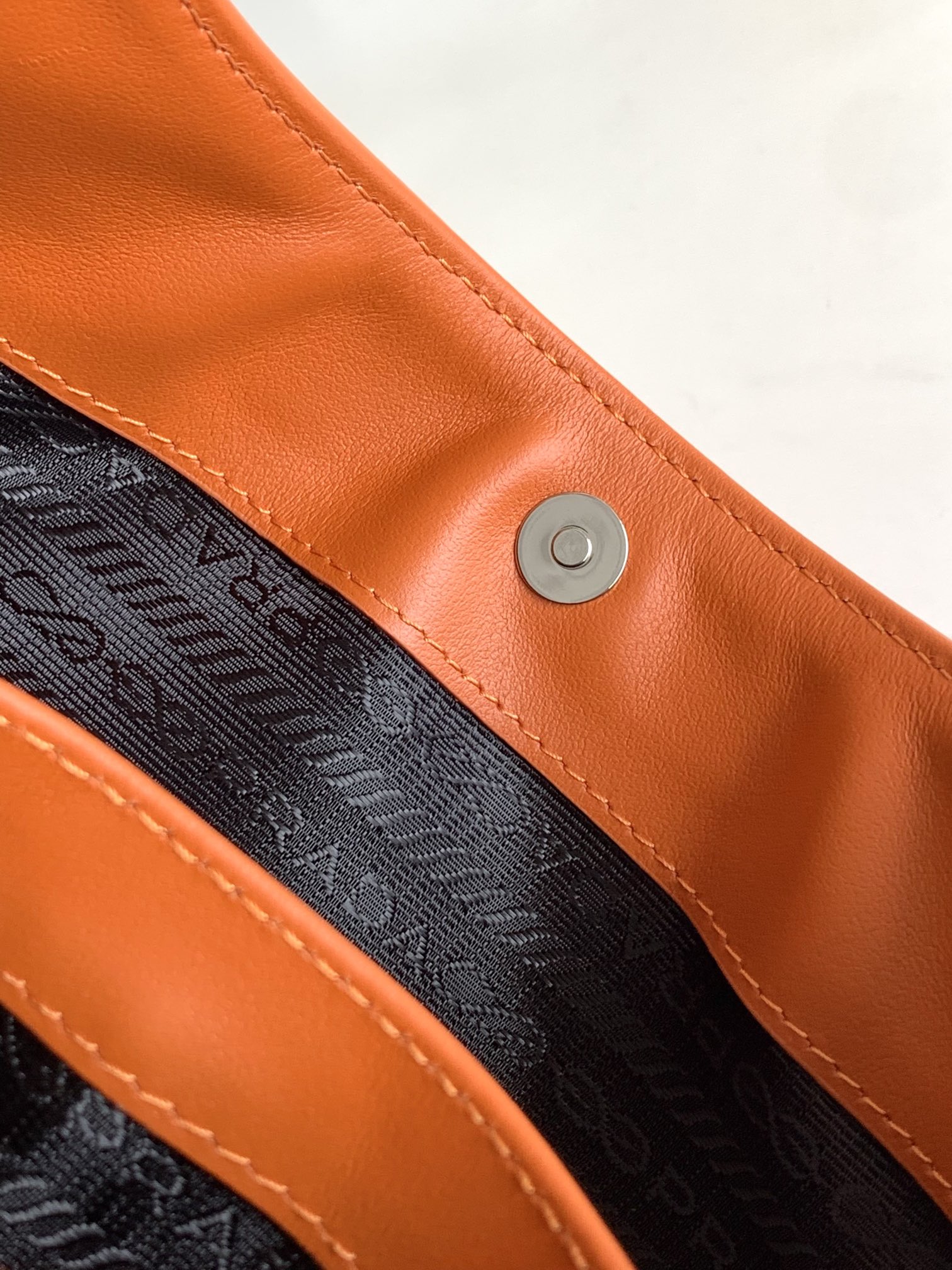 原單普拉達包包 Prada Cleo拋光皮革掛肩袋腋下包 橙色