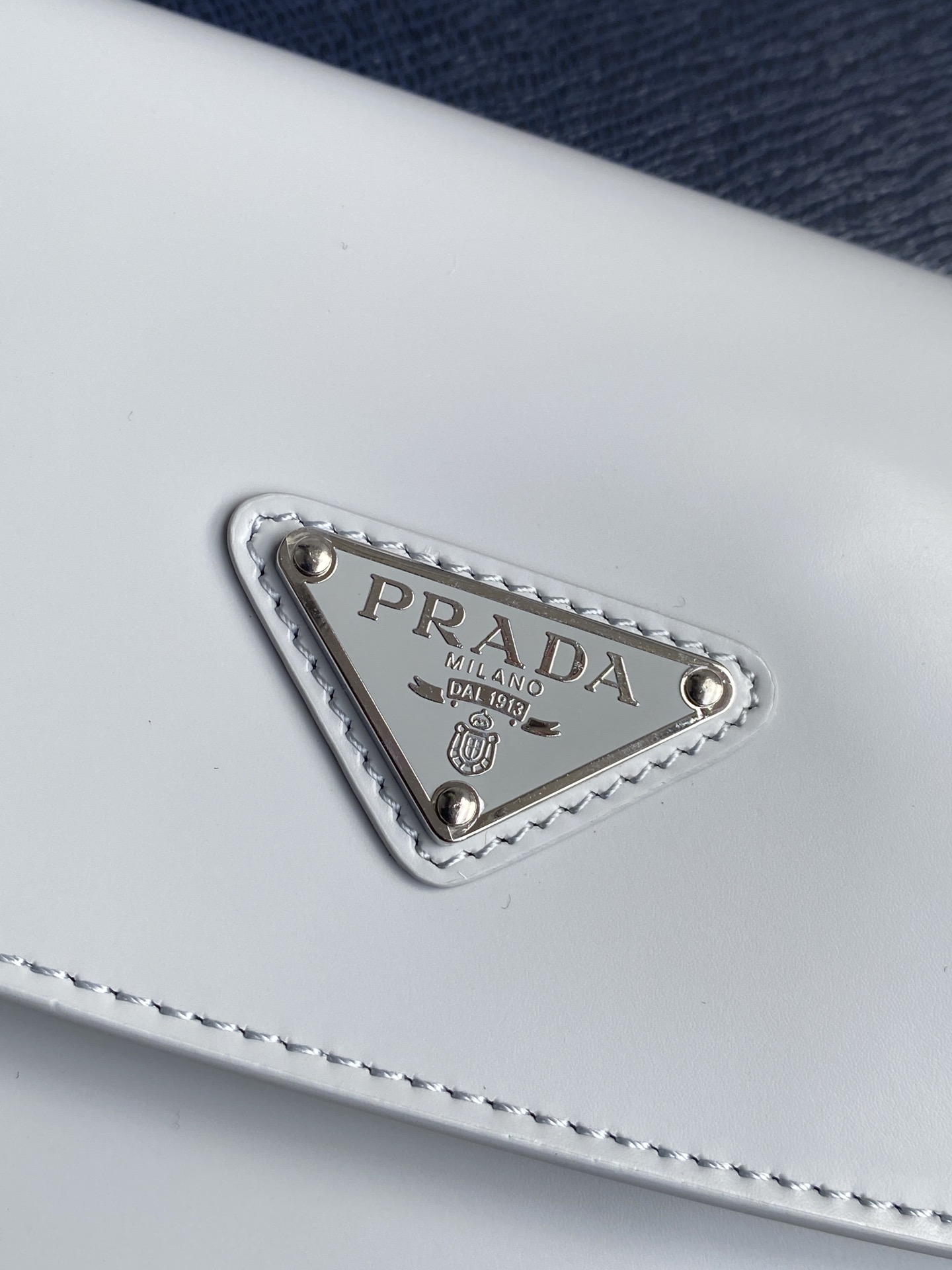 高仿原單普拉達包包 Prada Cleo 亮面皮革單肩包 腋下包 白色