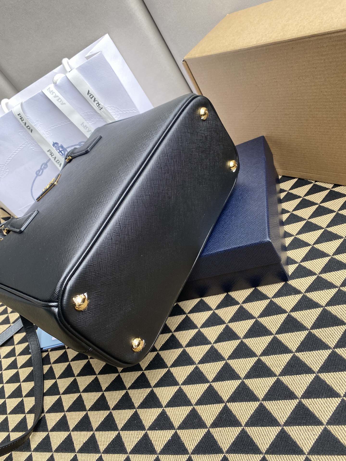 複刻普拉達包包 中號Prada Galleria Saffiano皮革手袋 殺手包 黑色