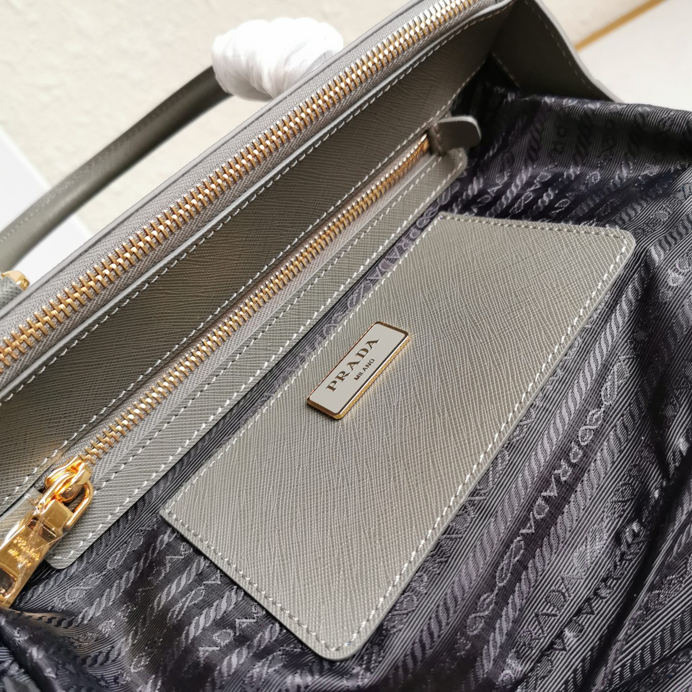 複刻普拉達包包 中號Prada Galleria Saffiano皮革手袋 殺手包 灰色